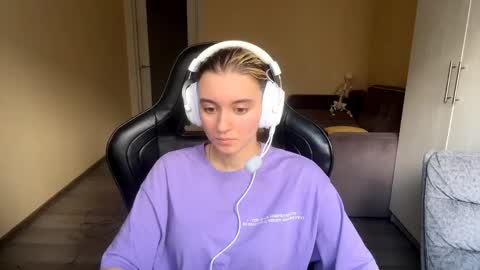 Elena online show from 25, 4, 2026