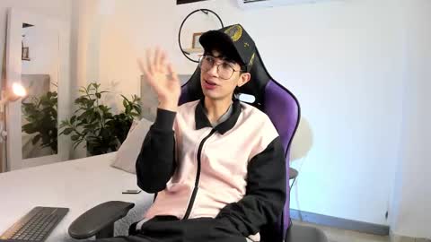 Nova online show from 20, 2, 2025