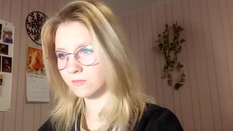 Sari  It is my first day  online show from 24, 2, 2026