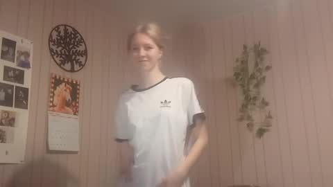 Sari  It is my first day  online show from 7, 3, 2026