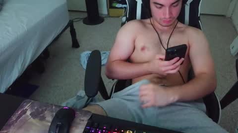 nsfwlogan50 online show from 27, 5, 2026