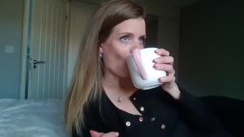 Snapshot of nudgemanalice69 chatting on 21, 11, 2025 Alice Nudgeman online show from 21, 11, 2025