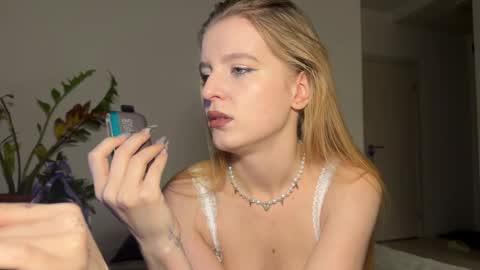 nura_foxx online show from 15, 2, 2026