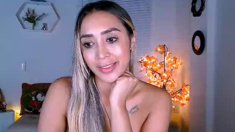 Nycole online show from 13, 12, 2024