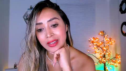 Nycole online show from 21, 12, 2024