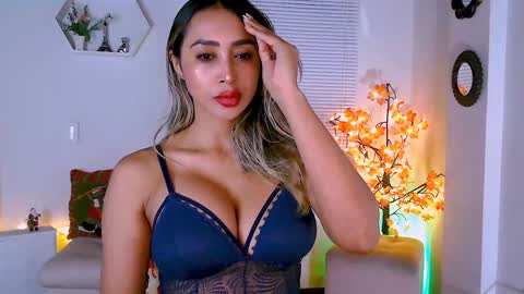 Nycole online show from 21, 12, 2024