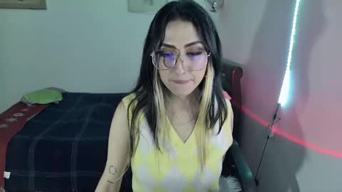 Snapshot of nymph_frida chatting on 1, 1, 2025 Frida online show from 1, 1, 2025