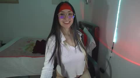 Snapshot of nymph_frida chatting on 15, 12, 2025 Frida online show from 15, 12, 2025