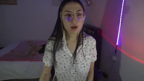 Snapshot of nymph_frida chatting on 20, 12, 2025 Frida online show from 20, 12, 2025