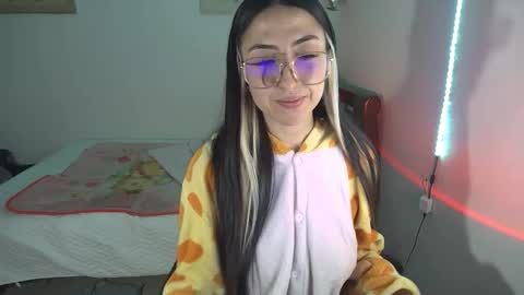 Snapshot of nymph_frida chatting on 21, 12, 2025 Frida online show from 21, 12, 2025