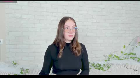 Snapshot of nymphalean chatting on 9, 11, 2025 Kat online show from 9, 11, 2025