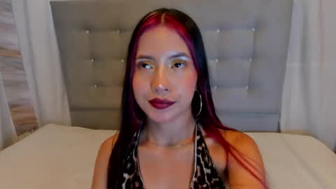 xionela gates online show from 21, 4, 2026