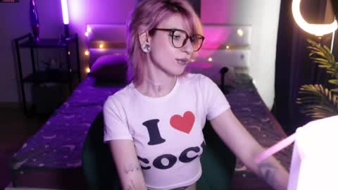 Snapshot of obedientt_ chatting on 11, 5, 2026 Moonlight online show from 11, 5, 2026