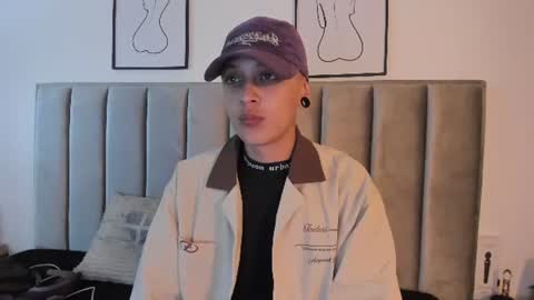Sara Help me reach 1000 followers online show from 28, 7, 2026