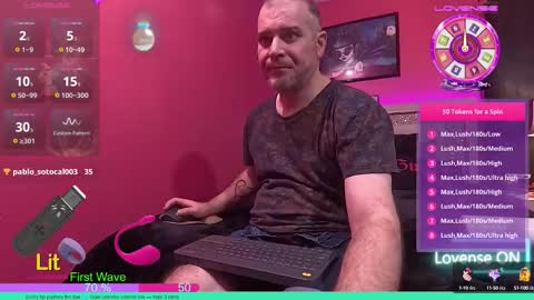 Snapshot of obsidian_stallion chatting on 8, 9, 2025 Obsidian stallion online show from 8, 9, 2025