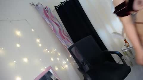 Snapshot of octaviayuki chatting on 13, 12, 2024 Kyla online show from 13, 12, 2024