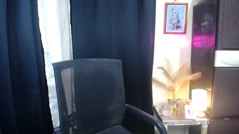 Snapshot of octaviayuki chatting on 25, 10, 2025 Kyla online show from 25, 10, 2025