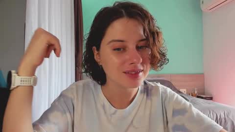 Evie online show from 5, 1, 2025