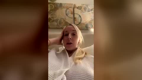 Snapshot of officialhelenxo chatting on 2, 8, 2026 officialhelenxo online show from 2, 8, 2026
