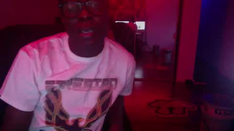 Snapshot of officialmoneyxxx chatting on 19, 12, 2024 Money online show from 19, 12, 2024