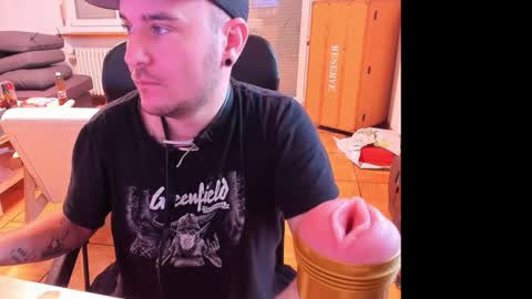 Snapshot of ohihoe92 chatting on 18, 9, 2025 Chris online show from 18, 9, 2025