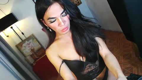 IM CHIE  DONT FORGET TO FOLLOW ME  MAKE ME SMILE HERE  THUMB UP FOR 25TOK  online show from 16, 12, 2024