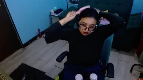 ohmysqueak online show from 24, 7, 2026
