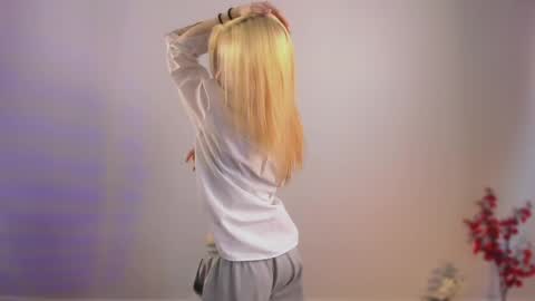 Emi and Ohpi online show from 24, 3, 2026