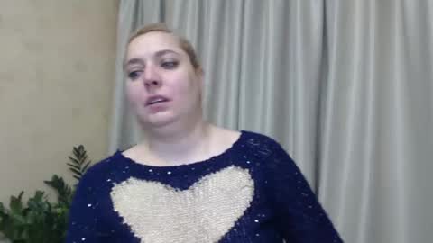 Snapshot of ohsweetiren chatting on 8, 12, 2024 Iren online show from 8, 12, 2024