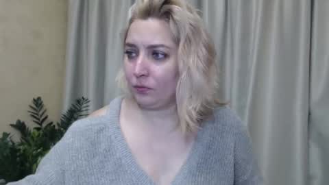 Snapshot of ohsweetiren chatting on 10, 12, 2024 Iren online show from 10, 12, 2024