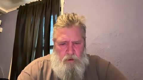 olderguyplayin online show from 29, 4, 2026