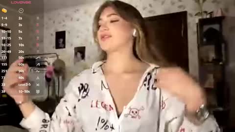 Snapshot of oletaguinyard chatting on 15, 11, 2025 Kem online show from 15, 11, 2025