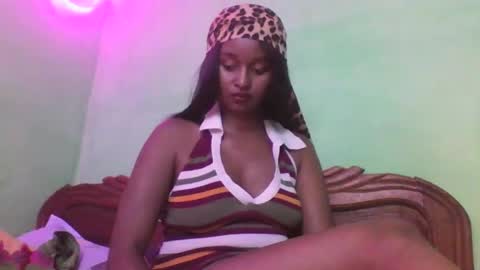 Snapshot of olinah610 chatting on 21, 11, 2025 olinah610 online show from 21, 11, 2025