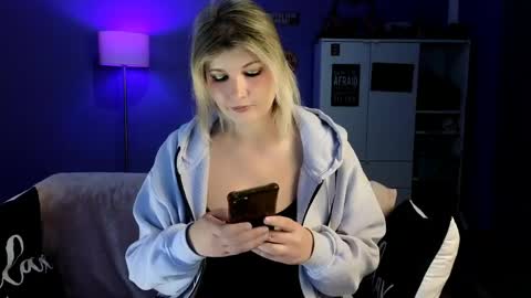 OliSunny Olivia online show from 22, 4, 2026