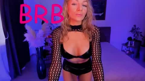 Snapshot of oliva_candy chatting on 11, 3, 2025 oliva_candy online show from 11, 3, 2025