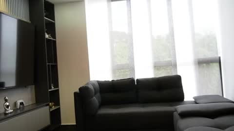 Oliver bray online show from 18, 4, 2026