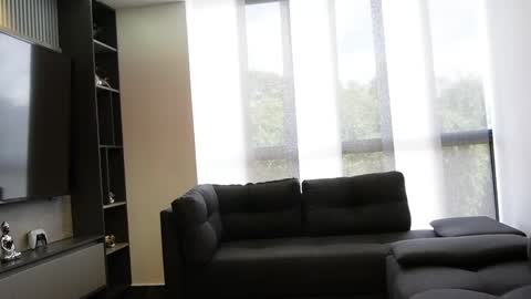 Oliver bray online show from 18, 4, 2026