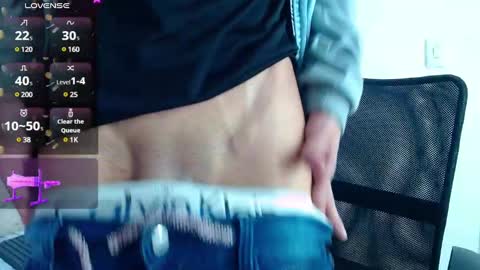 Snapshot of oliver_king_sex chatting on 15, 12, 2024 Oliver Smith online show from 15, 12, 2024