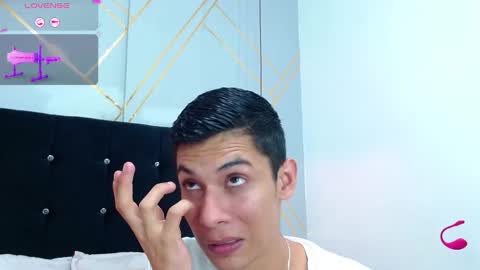 Snapshot of oliver_king_sex chatting on 4, 2, 2025 Oliver Smith online show from 4, 2, 2025