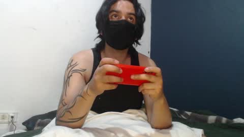 oliver_laid_2023 online show from 7, 12, 2024