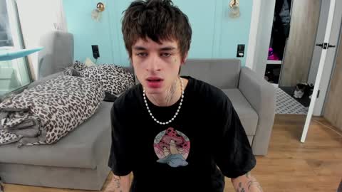 Snapshot of oliverrgroove chatting on 25, 12, 2024 oliverrgroove online show from 25, 12, 2024