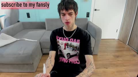 Snapshot of oliverrgroove chatting on 7, 1, 2025 oliverrgroove online show from 7, 1, 2025