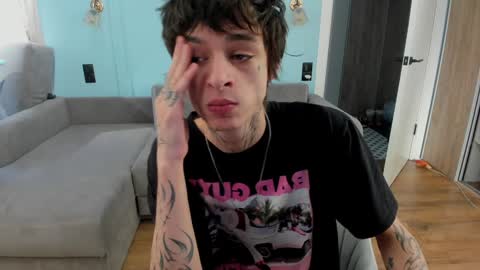 Snapshot of oliverrgroove chatting on 13, 1, 2025 oliverrgroove online show from 13, 1, 2025