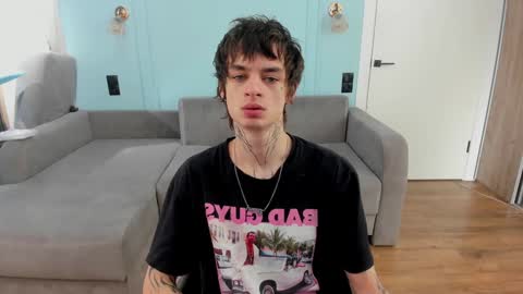 Snapshot of oliverrgroove chatting on 14, 1, 2025 oliverrgroove online show from 14, 1, 2025