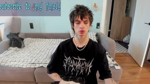 Snapshot of oliverrgroove chatting on 20, 1, 2025 oliverrgroove online show from 20, 1, 2025