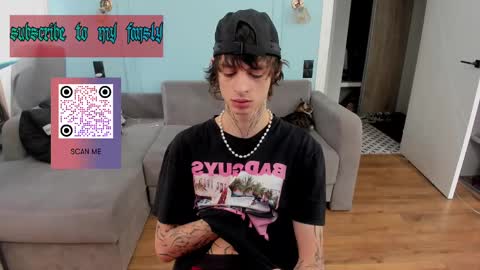 Snapshot of oliverrgroove chatting on 15, 2, 2025 oliverrgroove online show from 15, 2, 2025