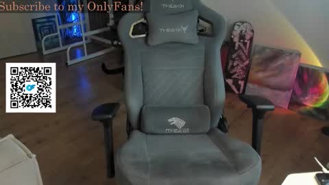 Snapshot of oliverrgroove chatting on 5, 10, 2025 oliverrgroove online show from 5, 10, 2025