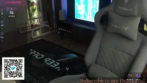 Snapshot of oliverrgroove chatting on 14, 10, 2025 oliverrgroove online show from 14, 10, 2025