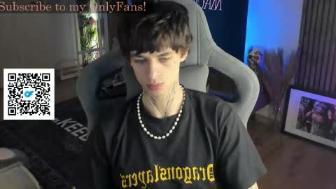 Snapshot of oliverrgroove chatting on 23, 10, 2025 oliverrgroove online show from 23, 10, 2025