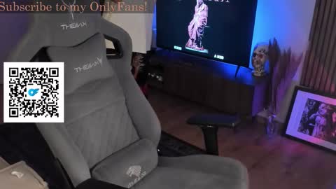 Snapshot of oliverrgroove chatting on 27, 10, 2025 oliverrgroove online show from 27, 10, 2025